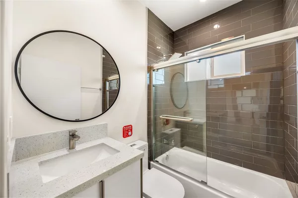 Coliving in Valley Village - San Fernando Valley, Los Angeles