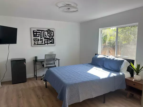 Coliving in Granada Hills - San Fernando Valley, Los Angeles