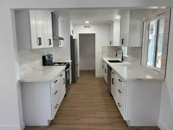 Coliving in Granada Hills - San Fernando Valley, Los Angeles
