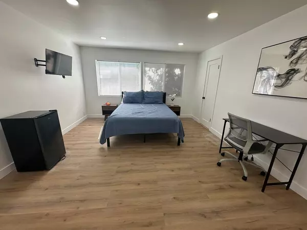 Coliving in Granada Hills - San Fernando Valley, Los Angeles