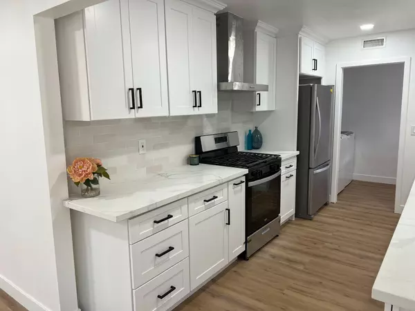 Coliving in Granada Hills - San Fernando Valley, Los Angeles