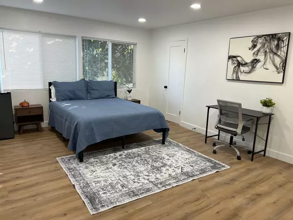 Coliving in Granada Hills - San Fernando Valley, Los Angeles