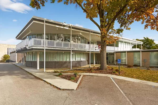 Coliving in South Plaza - KCMO, Kansas City