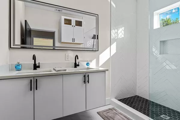 Coliving in Dignowity Hill - East SATX, San Antonio