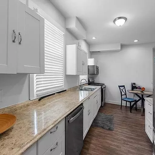 Coliving in Midtown-Westport - KCMO, Kansas City