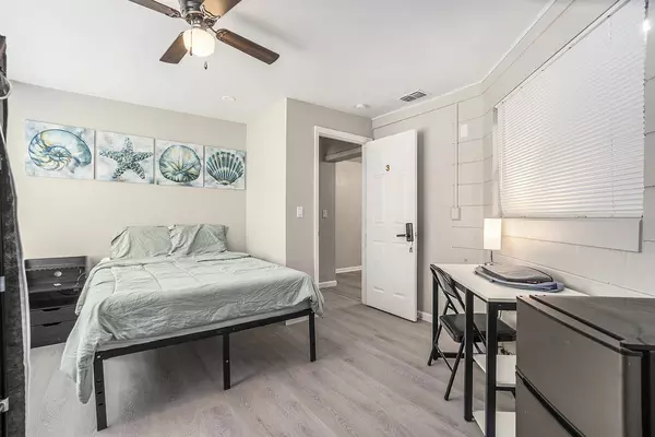 Coliving in Ybor City - Central Tampa, Tampa