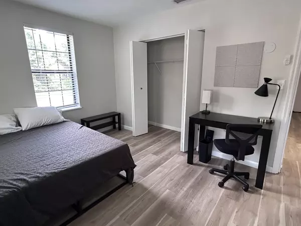 Coliving in College Park JAX - Northside, Jacksonville