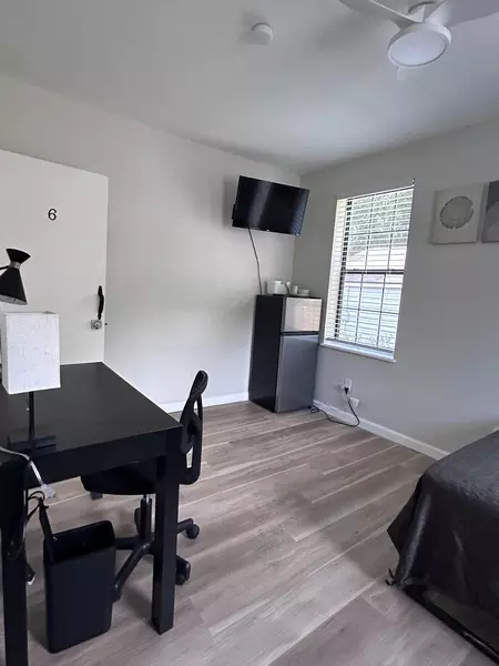 Coliving in College Park JAX - Northside, Jacksonville