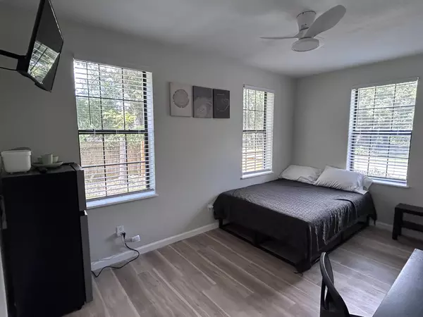 Coliving in College Park JAX - Northside, Jacksonville