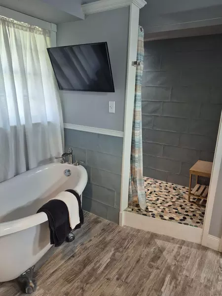 Coliving in Clearwater - Clearwater-St. Petersburg, Tampa