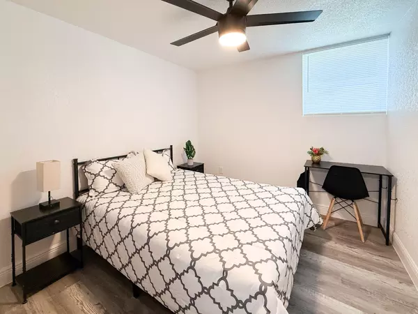 Coliving in Live Oaks Square - East Tampa, Tampa