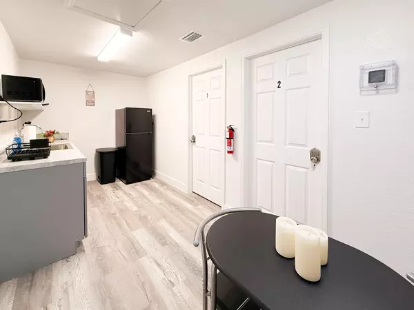 Coliving in Live Oaks Square - East Tampa, Tampa