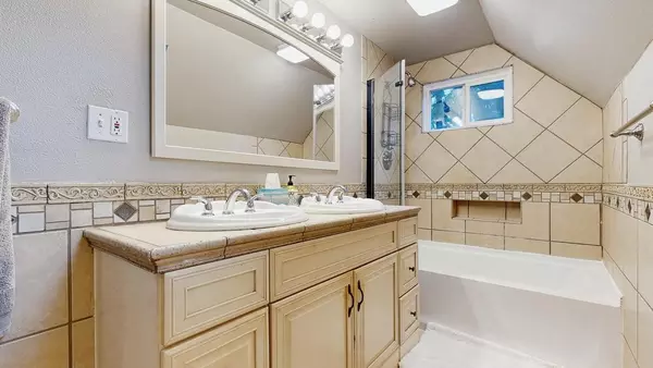 5 bedrooms apartment for rent in Parkrose - East Portland, Portland