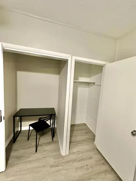 Coliving in Live Oaks Square - East Tampa, Tampa