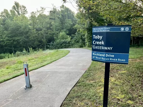 Coliving in College Downs - North Charlotte, Charlotte