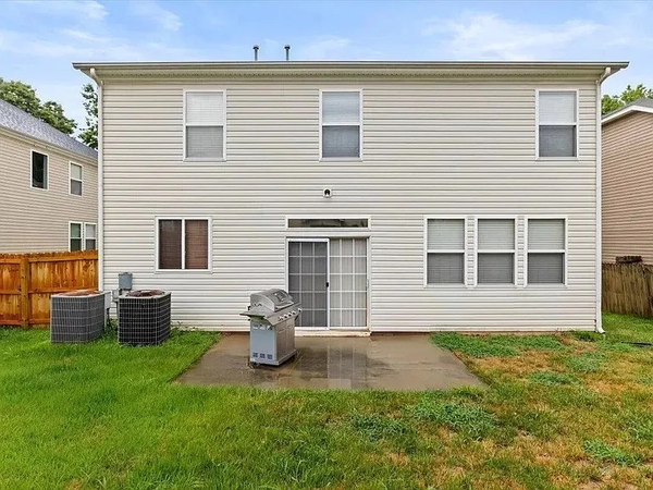 Coliving in Holly Springs - Outer Triangle, Raleigh
