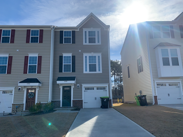 Coliving in Bryson Village - Outer Triangle, Raleigh
