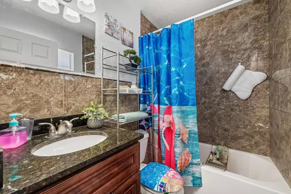 Coliving in Oak Ridge - West Orlando, Orlando