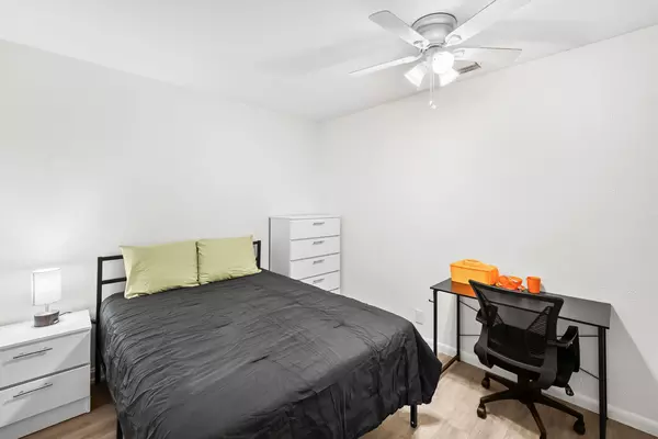Coliving in Cedar Hills - Westside, Jacksonville