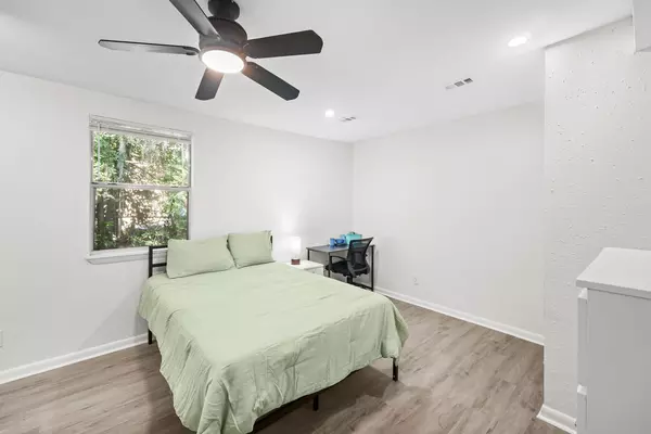 Coliving in Cedar Hills - Westside, Jacksonville