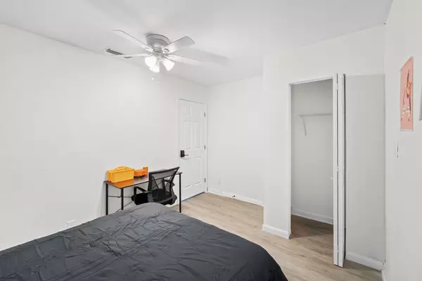 Coliving in Cedar Hills - Westside, Jacksonville