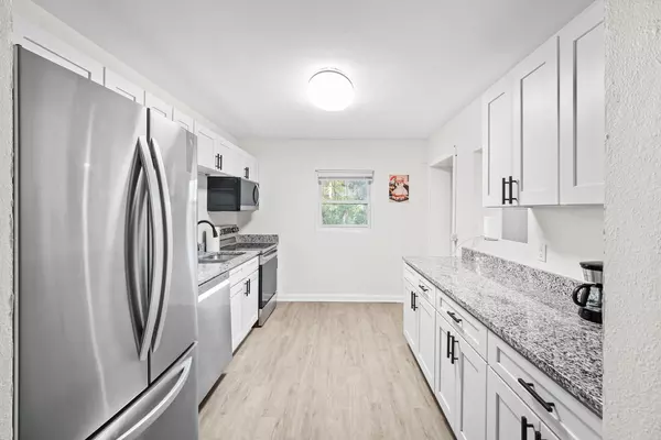 Coliving in Cedar Hills - Westside, Jacksonville