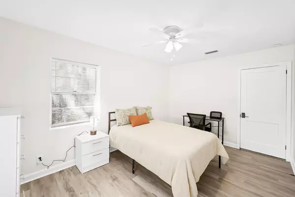Coliving in Cedar Hills - Westside, Jacksonville
