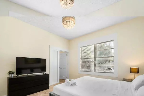 Coliving in Ybor City - Central Tampa, Tampa