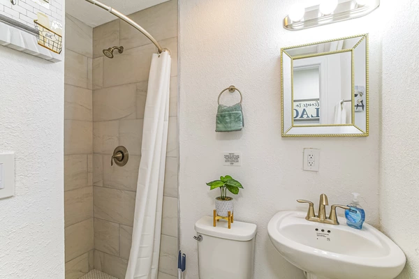 Coliving in Cedar Hills - Westside, Jacksonville