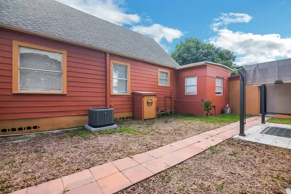 Coliving in Ybor City - Central Tampa, Tampa