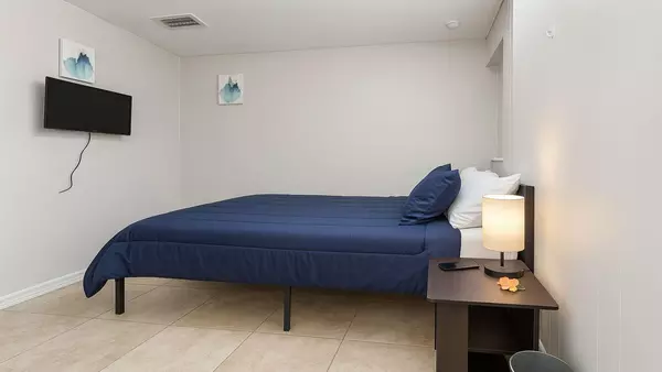 Coliving in Cedar Hills - Westside, Jacksonville