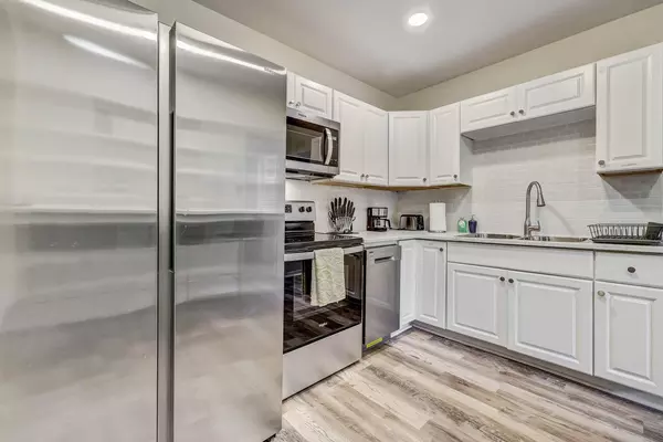 Coliving in Cedar Hills - Westside, Jacksonville