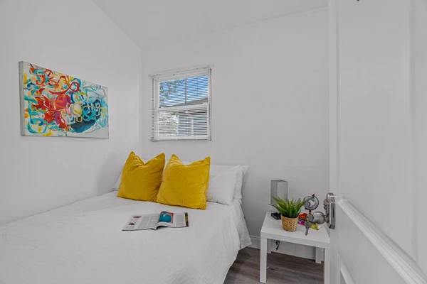 Coliving in Live Oaks Square - East Tampa, Tampa