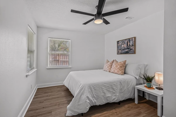 Coliving in Live Oaks Square - East Tampa, Tampa