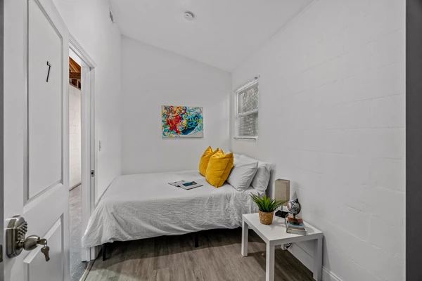 Coliving in Live Oaks Square - East Tampa, Tampa