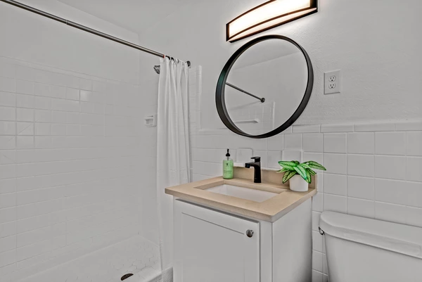 Coliving in Live Oaks Square - East Tampa, Tampa