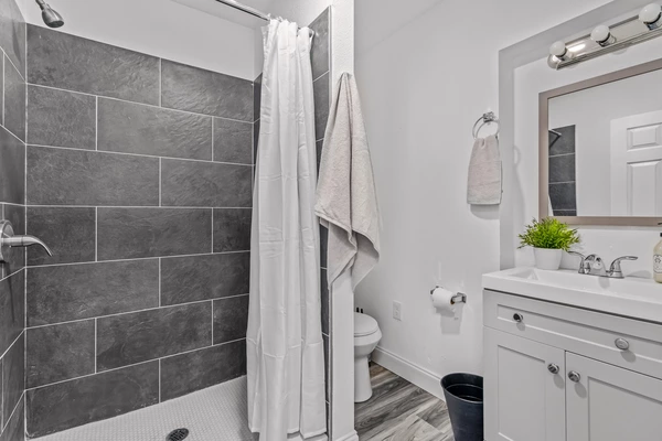 Coliving in Live Oaks Square - East Tampa, Tampa