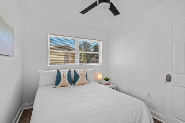 Coliving in Live Oaks Square - East Tampa, Tampa