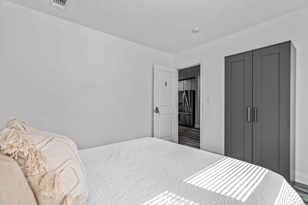 Coliving in Live Oaks Square - East Tampa, Tampa