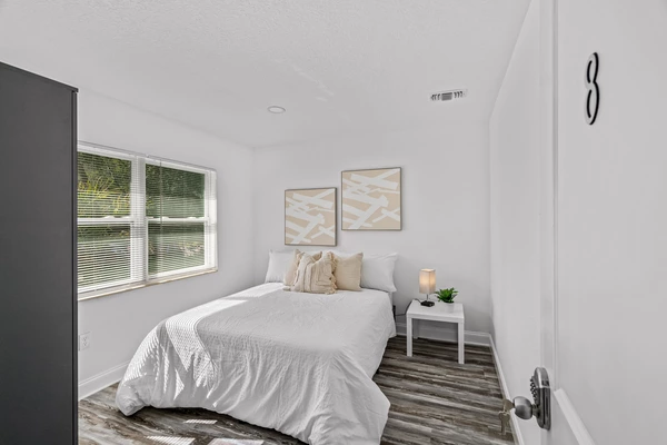 Coliving in Live Oaks Square - East Tampa, Tampa