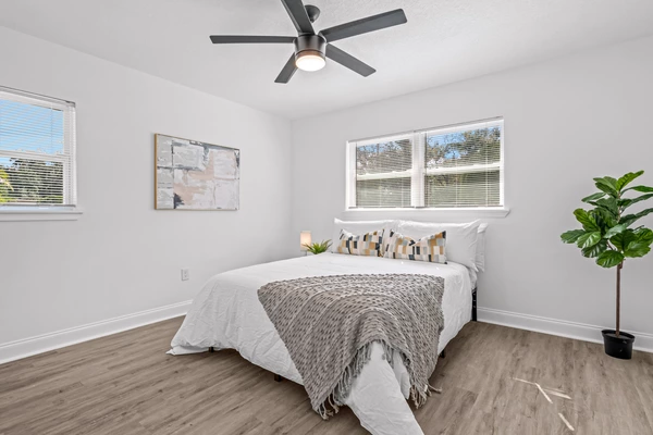 Coliving in Live Oaks Square - East Tampa, Tampa