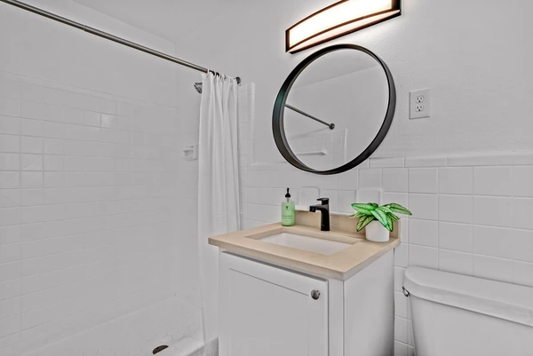 Coliving in Live Oaks Square - East Tampa, Tampa