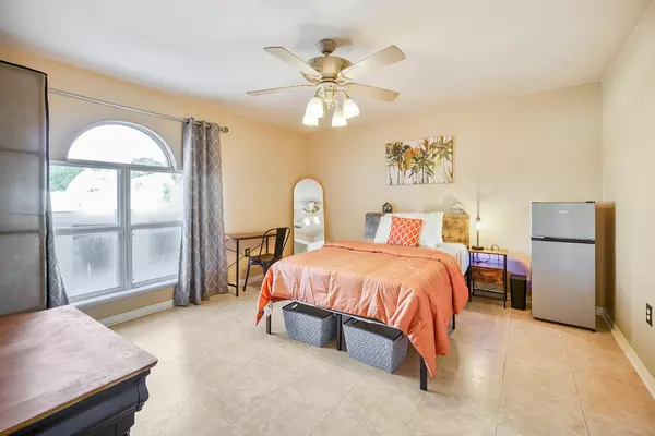 Coliving in Daytona Beach - Outer Orlando, Orlando