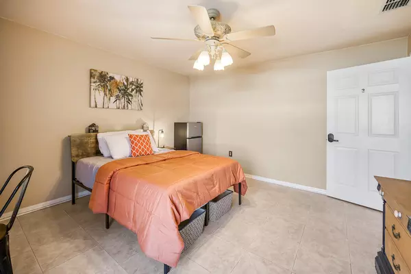 Coliving in Daytona Beach - Outer Orlando, Orlando