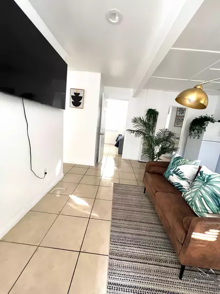 Coliving in Bellflower - Southeast, Los Angeles