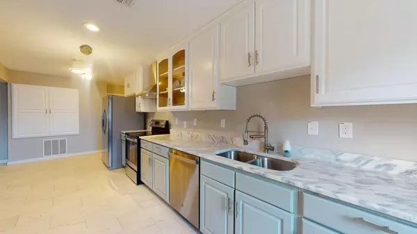 4 bedrooms apartment for rent in Mahncke Park - Central SATX, San Antonio