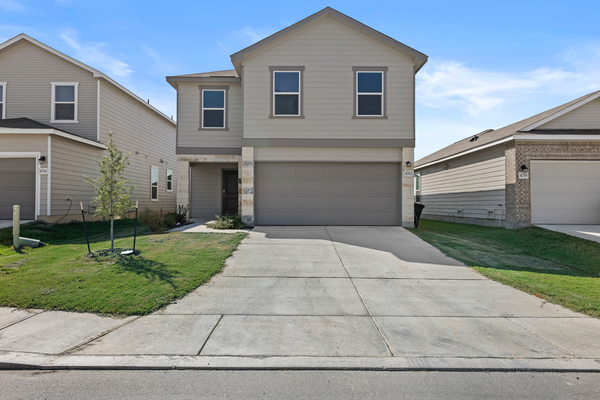 Coliving in Pecan Valley - South SATX, San Antonio