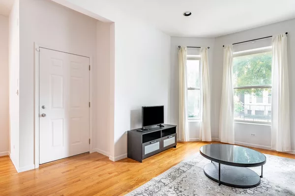 Coliving in Ukrainian Village - West Side, Chicago