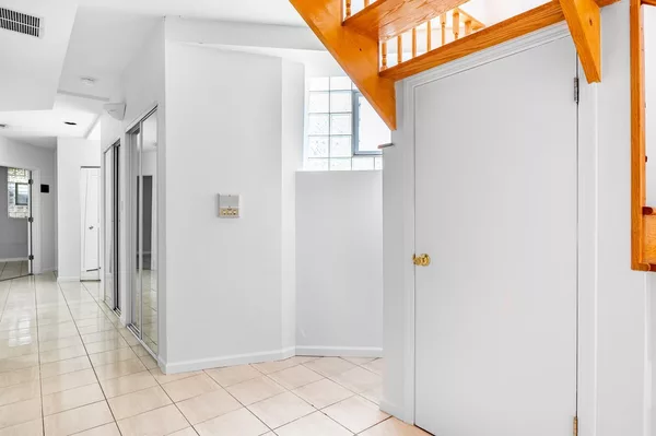 Coliving in Ukrainian Village - West Side, Chicago