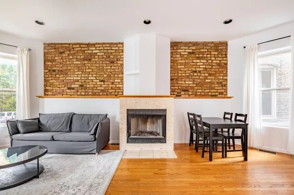 Coliving in Ukrainian Village - West Side, Chicago